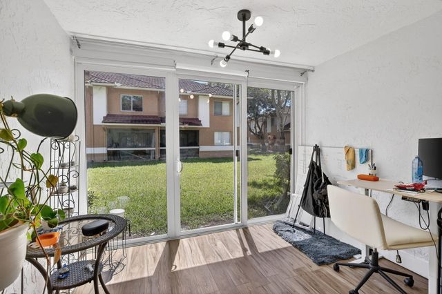 807 NW 91st Terrace NW 807, Plantation, FL 33324