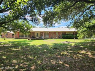 3 A Mike Harris Rd, Carriere, MS 39426