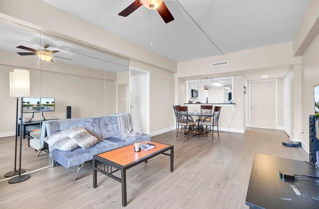 14 Lockwood Drive 6h, Charleston, SC 29401