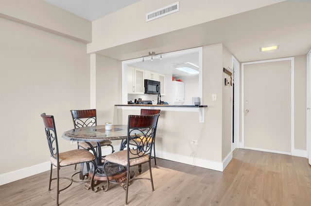 14 Lockwood Drive 6h, Charleston, SC 29401