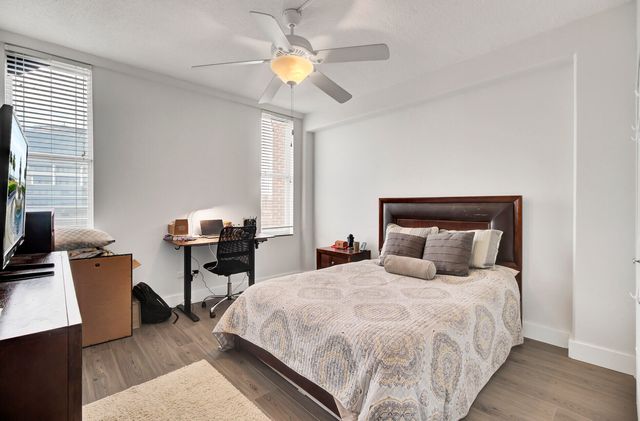 14 Lockwood Drive 6h, Charleston, SC 29401