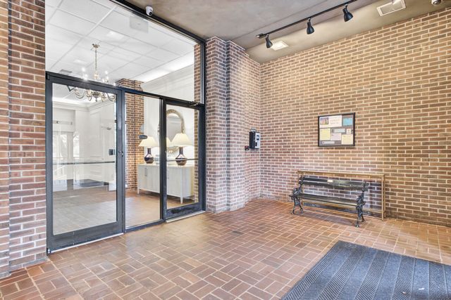 14 Lockwood Drive 6h, Charleston, SC 29401