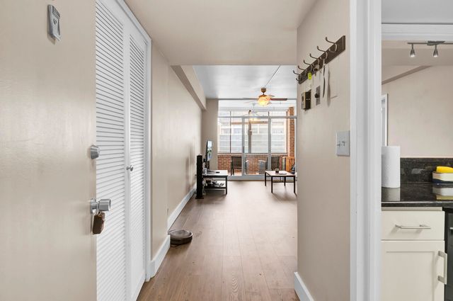 14 Lockwood Drive 6h, Charleston, SC 29401