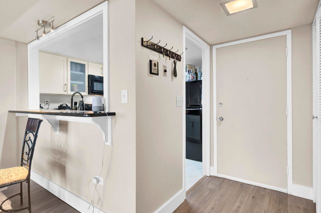 14 Lockwood Drive 6h, Charleston, SC 29401