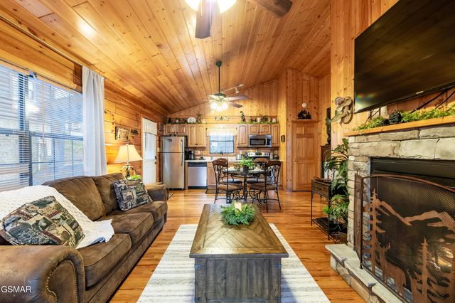 2210 Hawks Point Way, Sevierville, TN 37862