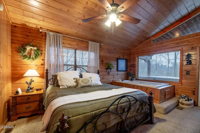 2210 Hawks Point Way, Sevierville, TN 37862