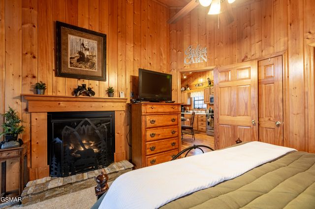 2210 Hawks Point Way, Sevierville, TN 37862