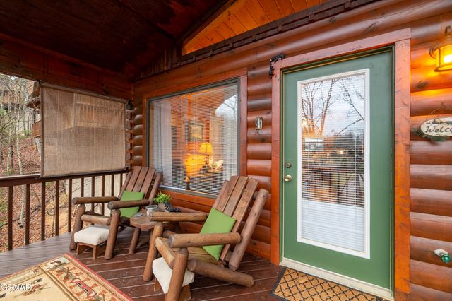 2210 Hawks Point Way, Sevierville, TN 37862