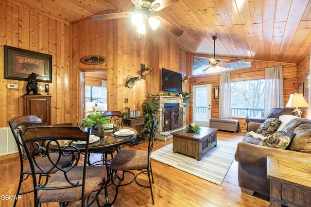 2210 Hawks Point Way, Sevierville, TN 37862