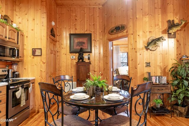 2210 Hawks Point Way, Sevierville, TN 37862