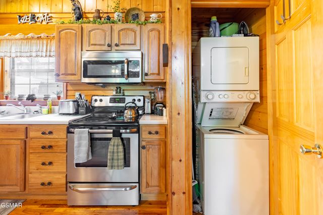 2210 Hawks Point Way, Sevierville, TN 37862