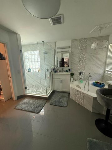 6000 Adriatic Way, West Palm Beach, FL 33413