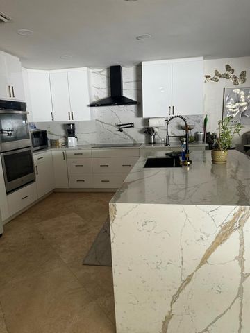 6000 Adriatic Way, West Palm Beach, FL 33413