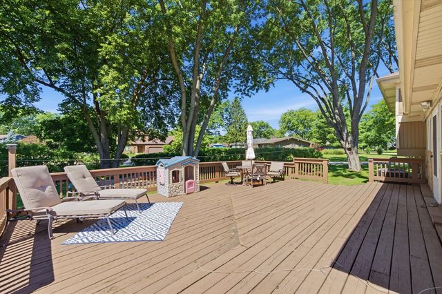22 Plum Court, Sleepy Hollow, IL 60118