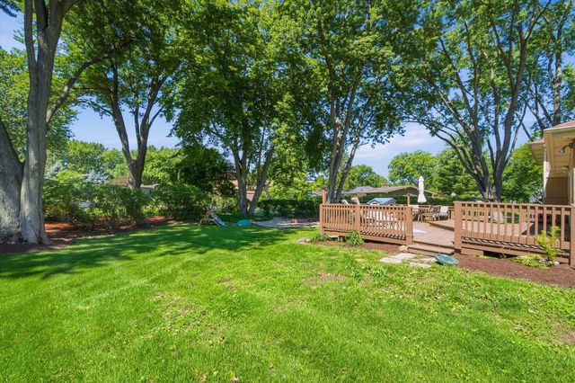 22 Plum Court, Sleepy Hollow, IL 60118