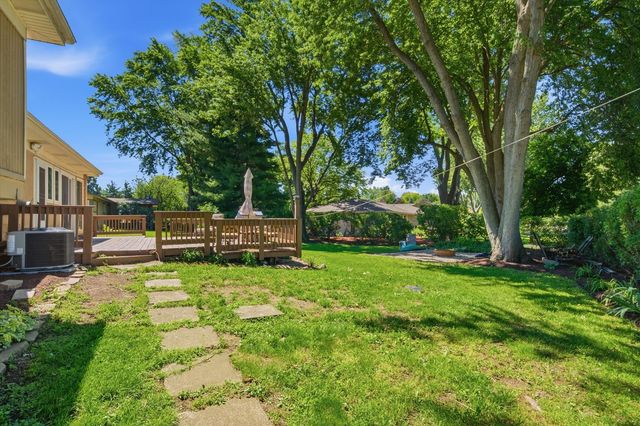 22 Plum Court, Sleepy Hollow, IL 60118