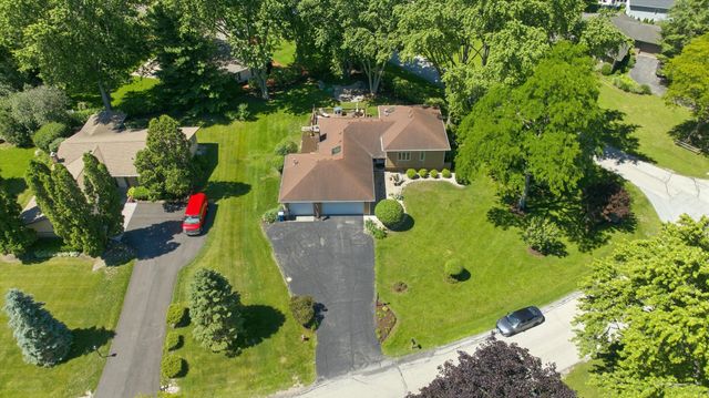 22 Plum Court, Sleepy Hollow, IL 60118