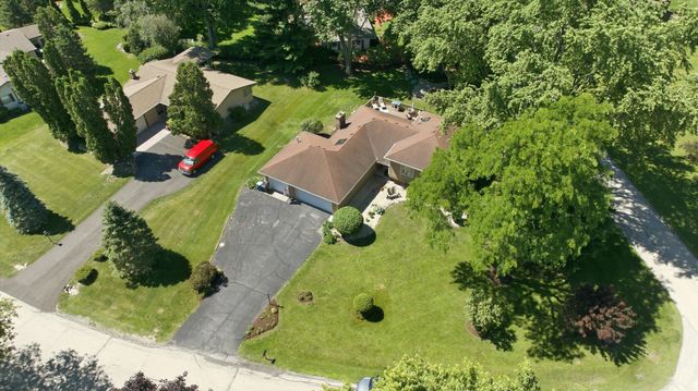 22 Plum Court, Sleepy Hollow, IL 60118