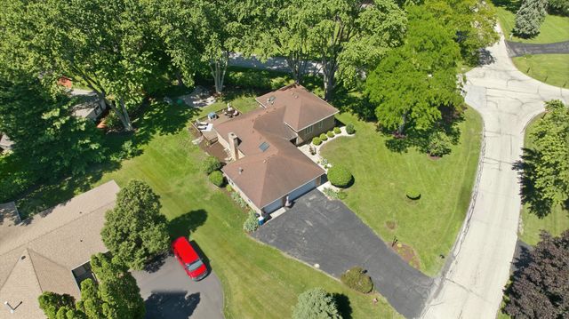 22 Plum Court, Sleepy Hollow, IL 60118