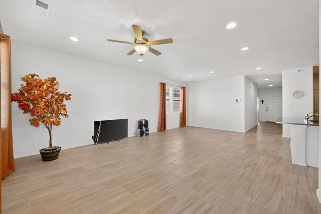 1012 Vallecito Loop NW, Los Lunas, NM 87031