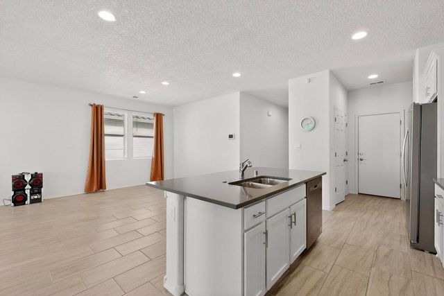 1012 Vallecito Loop NW, Los Lunas, NM 87031