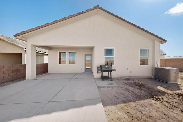 1012 Vallecito Loop NW, Los Lunas, NM 87031