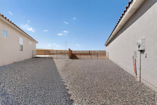 1012 Vallecito Loop NW, Los Lunas, NM 87031