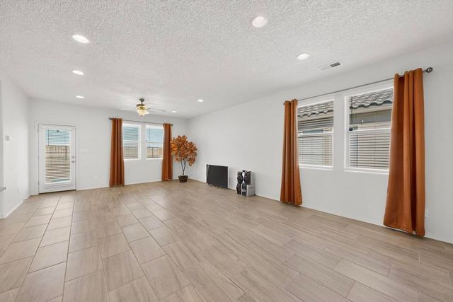 1012 Vallecito Loop NW, Los Lunas, NM 87031