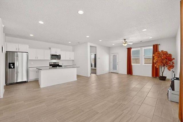 1012 Vallecito Loop NW, Los Lunas, NM 87031