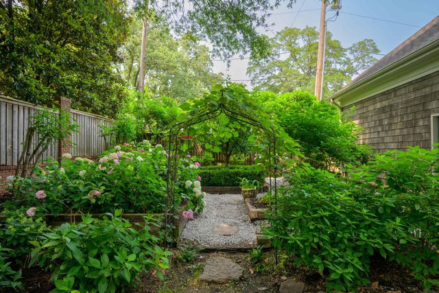 175 WARING RD, Memphis, TN 38117