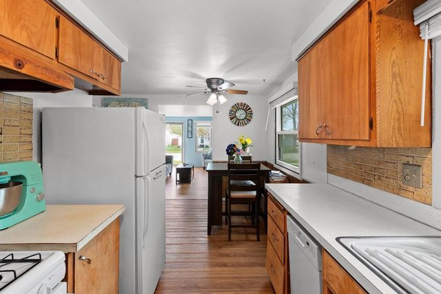 1150 S GREENWOOD AVENUE, Green Bay, WI 54304