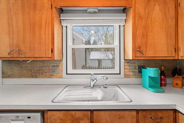 1150 S GREENWOOD AVENUE, Green Bay, WI 54304