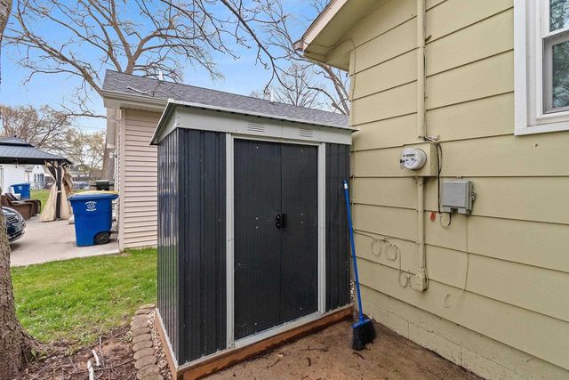 1150 S GREENWOOD AVENUE, Green Bay, WI 54304