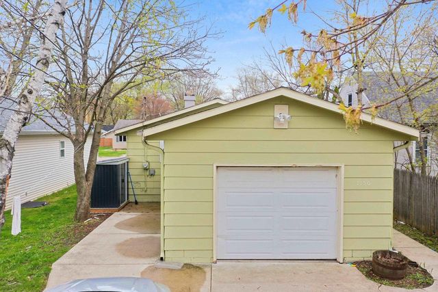 1150 S GREENWOOD AVENUE, Green Bay, WI 54304