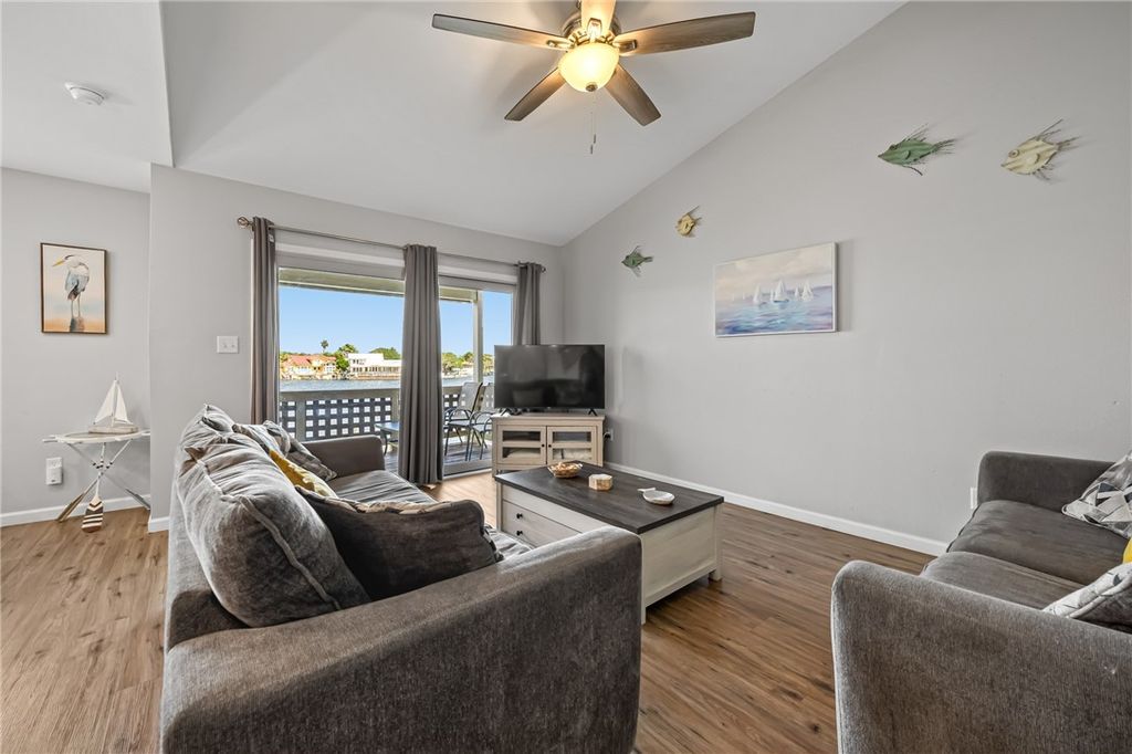 2516 Bayhouse Dr 2516, Rockport, TX 78382 — photo 5