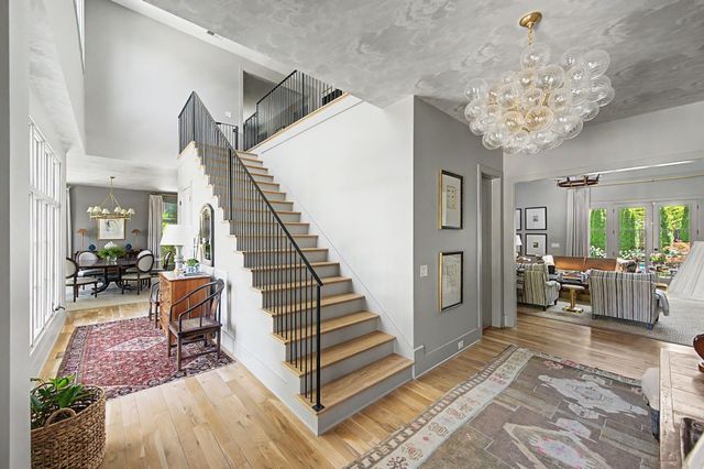2825 Sugar Tree Rd, Nashville, TN 37215