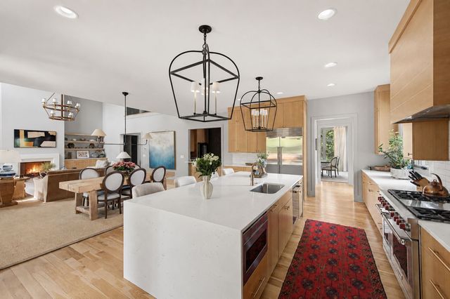 2825 Sugar Tree Rd, Nashville, TN 37215