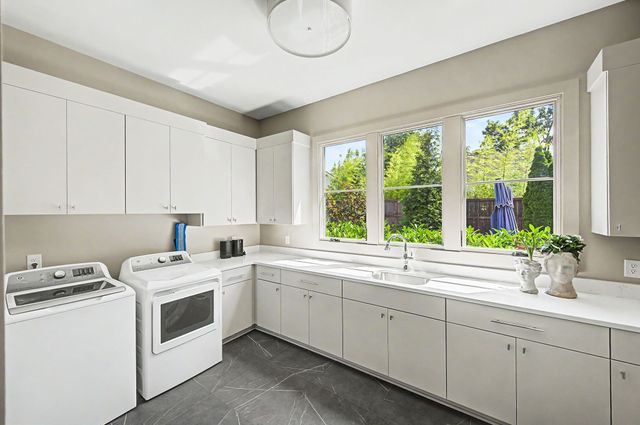 2825 Sugar Tree Rd, Nashville, TN 37215
