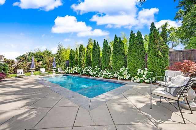 2825 Sugar Tree Rd, Nashville, TN 37215