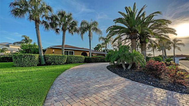 7137 WESTMORELAND DRIVE, Sarasota, FL 34243