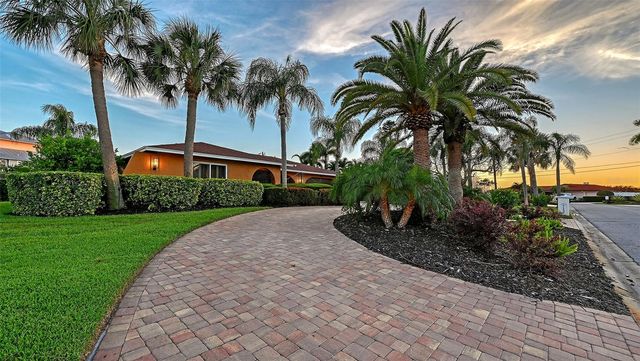 7137 WESTMORELAND DRIVE, Sarasota, FL 34243
