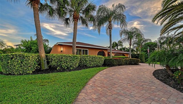 7137 WESTMORELAND DRIVE, Sarasota, FL 34243