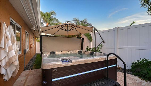 7137 WESTMORELAND DRIVE, Sarasota, FL 34243