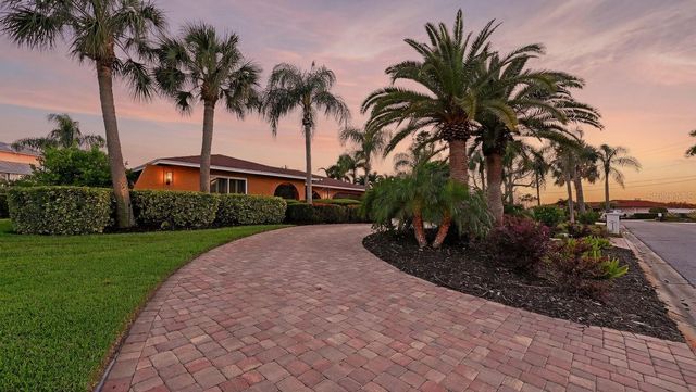 7137 WESTMORELAND DRIVE, Sarasota, FL 34243