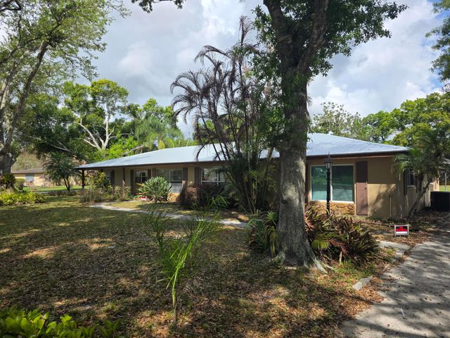 5742 Briargate Lane, Fort Pierce, FL 34981