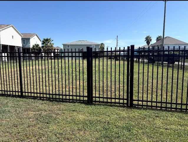 984 Bowers Lane, Port Bolivar, TX 77650