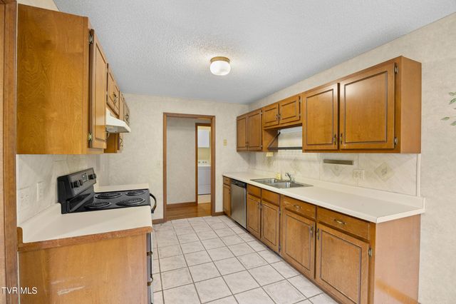 101 Stanmore Drive, Johnson City, TN 37601