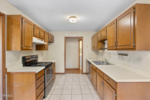 101 Stanmore Drive, Johnson City, TN 37601