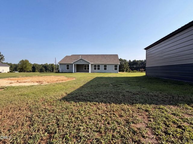 3524 Nc 27, Coats, NC 27521