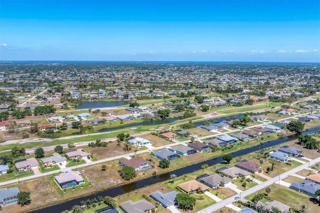 39 FAIRWAY ROAD, Rotonda West, FL 33947